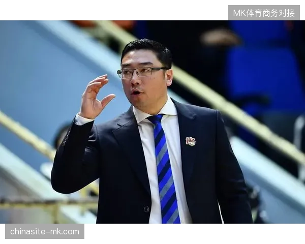 刘鹏指导抓住对手退防缓慢弱点，上海队用高速攻防转换击溃山东